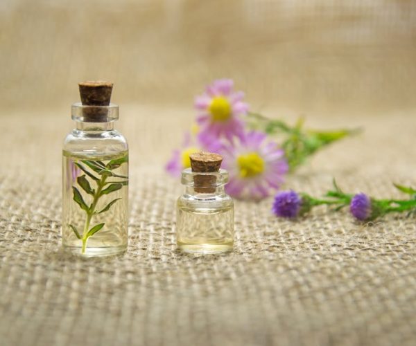Les bienfaits des huiles essentielles en soin