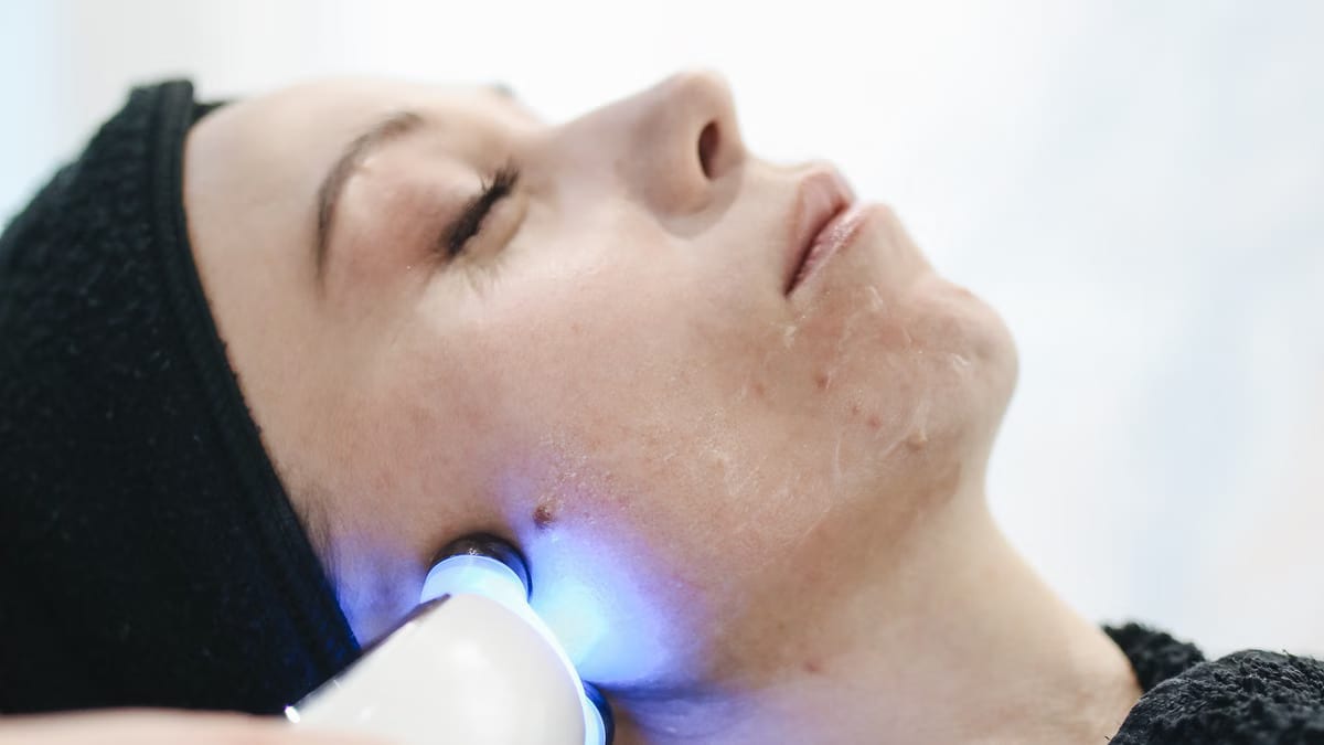 7 gestes beauté anti-âge vraiment efficaces à 20€