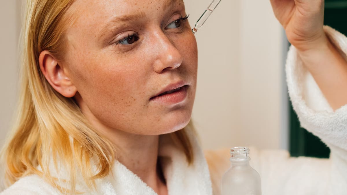 Produits essentiels pour une routine de soins : le guide complet