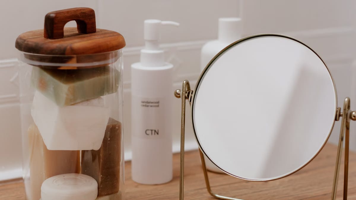 Routines beauté accessibles : les vraies astuces qui coûtent moins de 50€