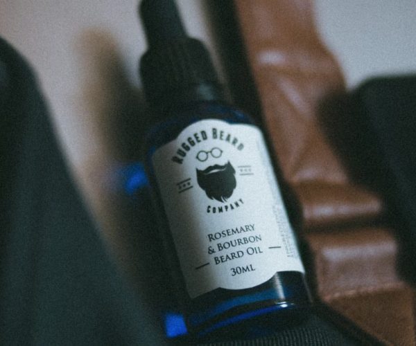 Soins de la barbe naturels : guide complet 2026