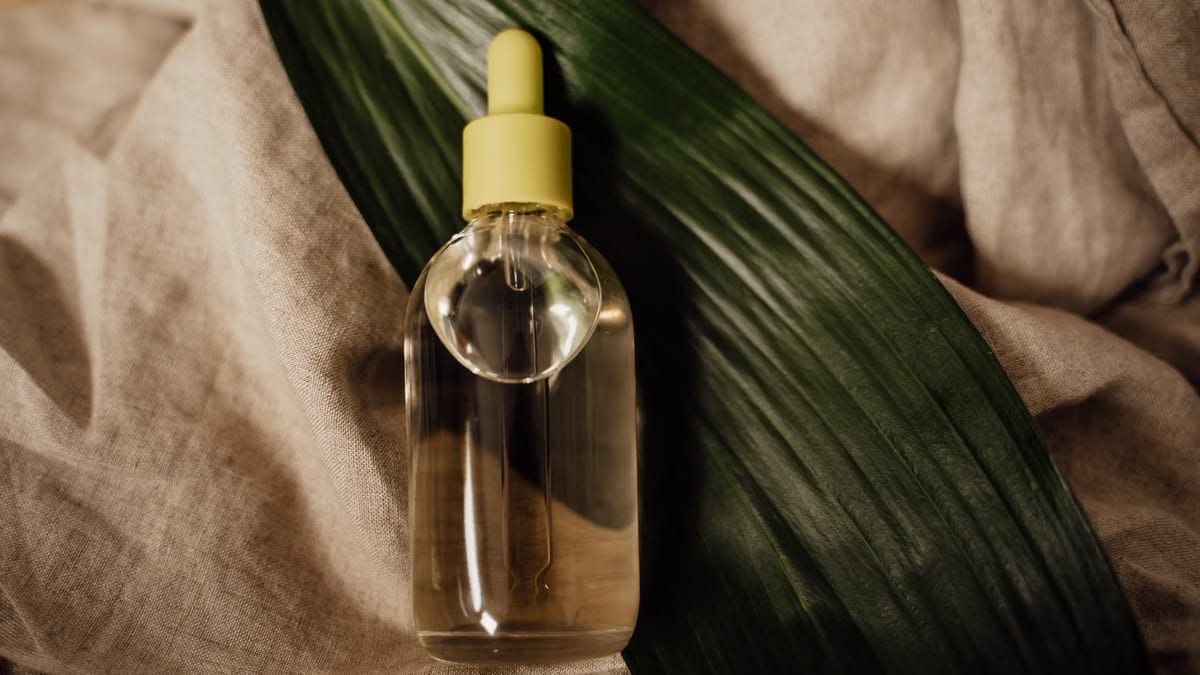 Traitements naturels cuir chevelu sensible : solutions efficaces